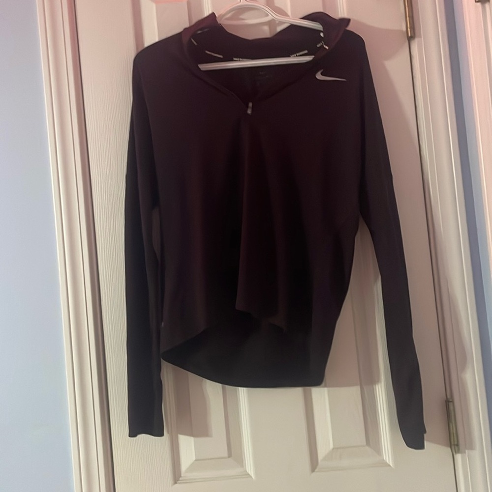 Nike dry fit jacket bought it and it didn’t fit. In good condition